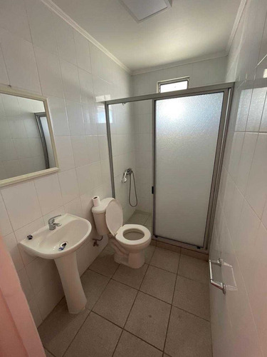 Amplia Casa En Arriendo (80084)