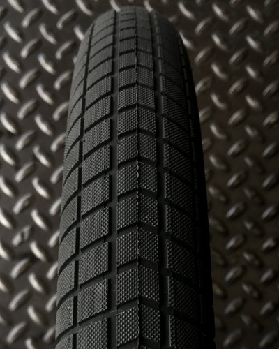 Imagen 2 de 3 de Cubierta Primo V-monster Hd 20x2.40 - Cumpasbikeshop