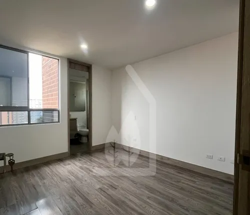 En Venta Apartamento Sector Loma De Los Mesa Envigado Piso Alto