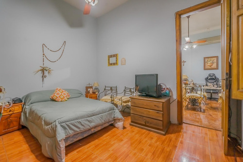 Venta Ph Tipo Casa 4 Ambientes Colegiales Cochera Y Patio