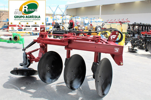 Imagen 2 de 15 de Arado Agricola De 3 Discos Hidraulico Marca Fenix P/ Tractor