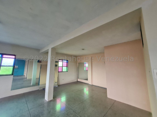 Imagen 29 de 30 de Edificio Comercial En Venta En Zona Este Barquisimeto Lara ++23-1117 */ M.c T. N° +0-4-2-4- 5.5.6. 5.7. 5.9 *--**