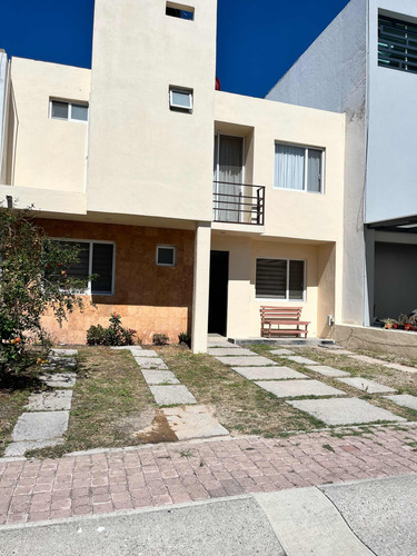 Hermosa Casa En Residencial Refugio Frente A Parque
