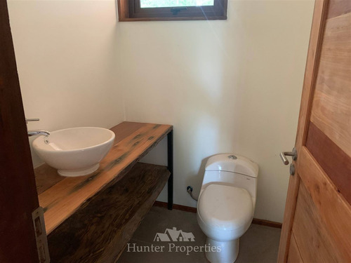 Casa En Venta De 4 Dorm. En Pichilemu