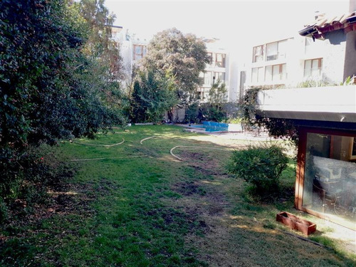Casa En Venta De 5 Dorm. En Lo Barnechea