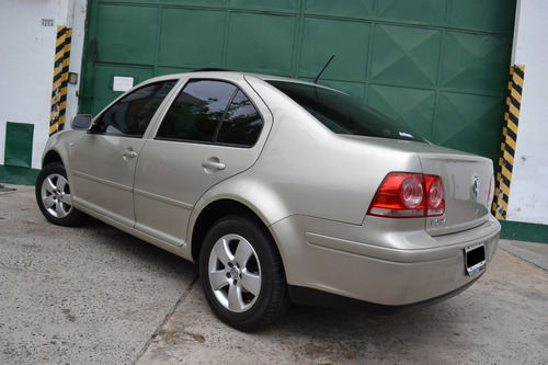 Volkswagen Bora 2.0 Trendline 115cv 2013 / Impecable