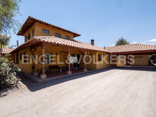 Casa En Piedra Roja-taller-quincho-cancha De Tenis