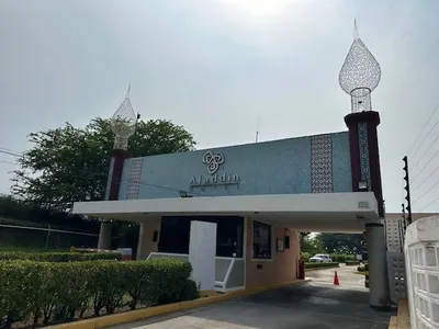 Hotel y resort en venta