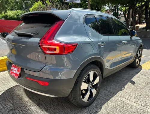 Volvo XC40 T4 MOMENTUM 2.0 AT
