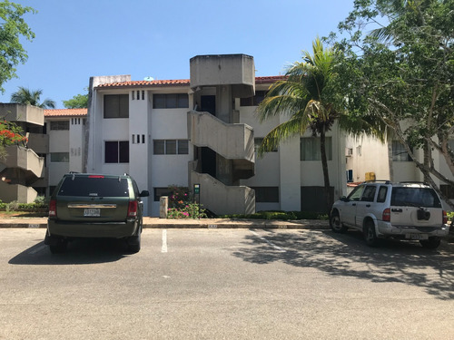 ¡baja De Precio! El Apartamento Ideal En La Mejor Urbanización De Playa De Margarita. Cahp. 24-22491
