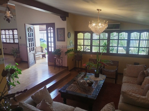 Imagen 8 de 20 de Hermosa Y Amplia Casa Estilo Colonial