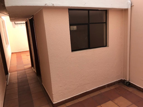 Imagen 3 de 18 de Hermoso Departamento Independiente En Quito - Sector Norte - Muy Bien Ubicado Y Accesible A Todo Servicios. Excelente Ubicación !!!