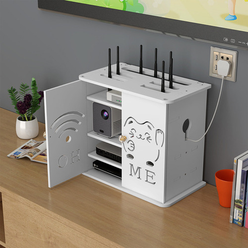 Caja De Almacenamiento Con Enrutador Wifi En Esquina, Sala D