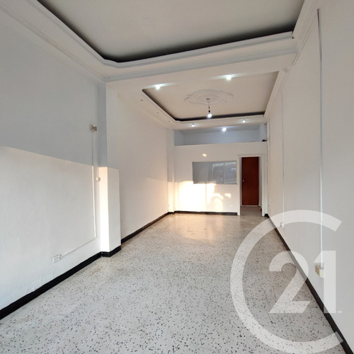 Imagen 2 de 7 de Alquiler De Local Comercial A Pie De Calle. Av Cajigal