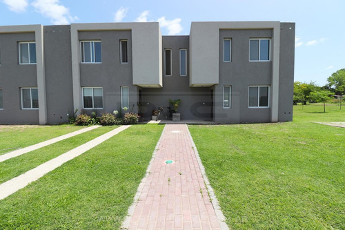 Duplex 4 Ambientes A Estrenar En Barrio Privado
