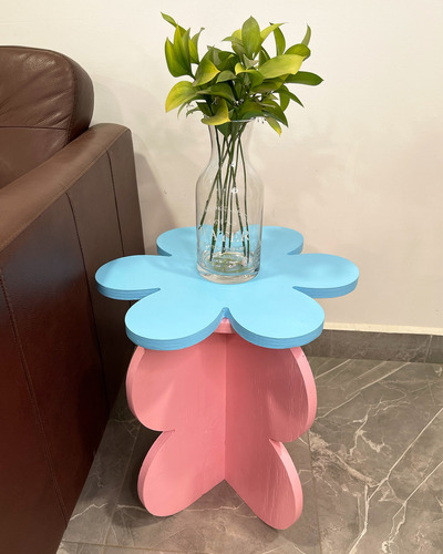 Mesa Lateral Auxiliar Apoyo Forma De Flor Mod Lulu 41x46cm
