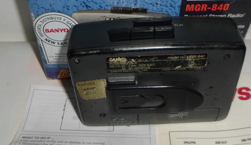 Vintage Walkman Stereo Sanyo Radio Bass Xpander Funciona (Usado)