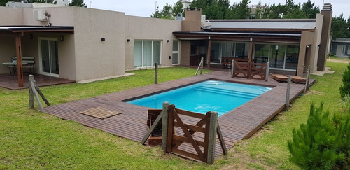 Casa En Costa Esmeralda 4 Hab, 3 Baños Y Pileta