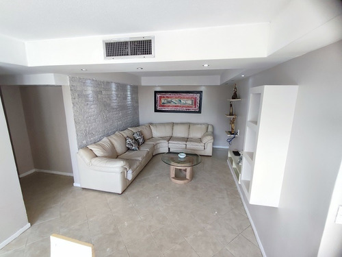 Imagen 2 de 11 de Excelente Oportunidad De Venta De Bonito De Apartamento En Buganvillas, Lecheria