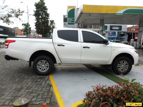 Imagen 8 de 19 de Mitsubishi L200 Sportero