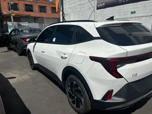 Kia K3 Cross 1.6 Zenith