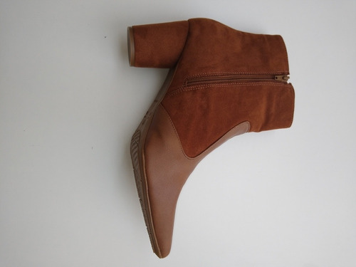 Bota, Clau Leões