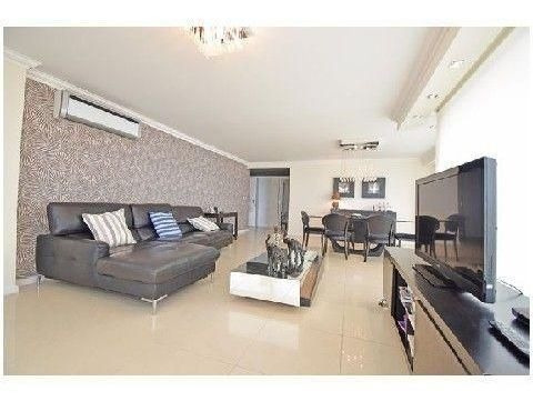 Apartamento En Alquiler Por Temporada De 3 Dormitorios En Playa Brava