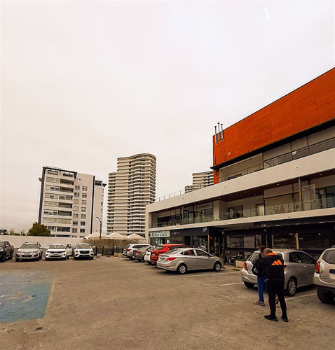 Local Comercial En 1er Piso Arriendo En Stripcenter Concon
