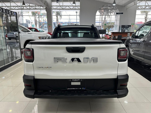 RAM 700 SLT REG CAB