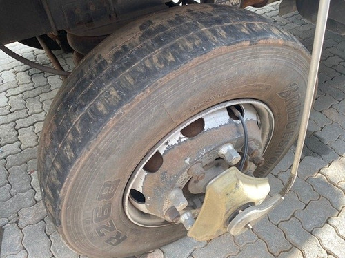 Volkswagen 24-250 E Constellation 3-eixos 2p