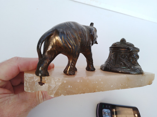 Antigua Escribanía Tintero Con Elefante Peltre ? Marmolina (Usado)