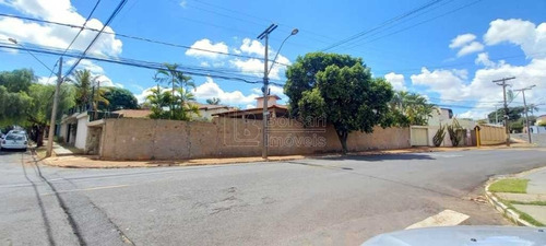 Imagem 1 de 6 de Venda De Casas / Padrão Na Cidade De Araraquara 10971