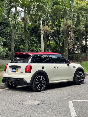 Mini John Cooper Works Iconic 2.0 Turbo Automático