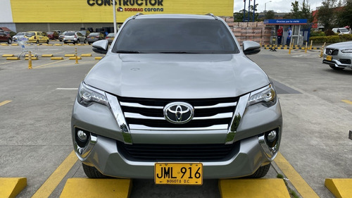 Imagen 2 de 20 de Toyota Fortuner