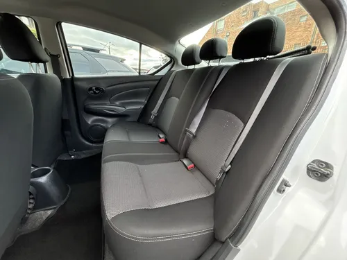 Nissan Versa Drive 2020