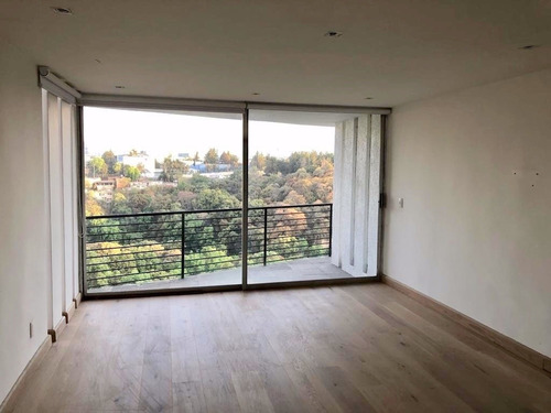 Imagen 8 de 19 de Moderna Casa Con Vigilancia Enfrente