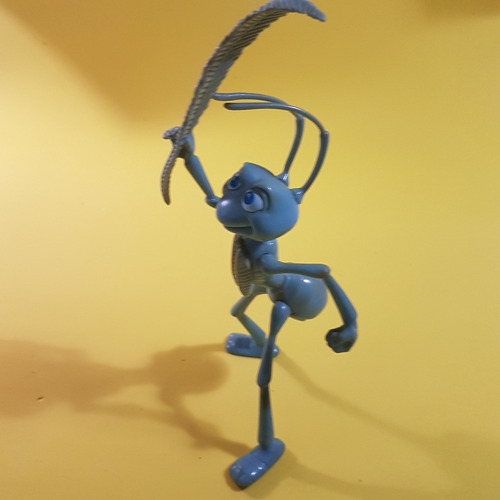 Antigo Brinquedo Boneco Flik Vida De Inseto 20 Cm (Usado)
