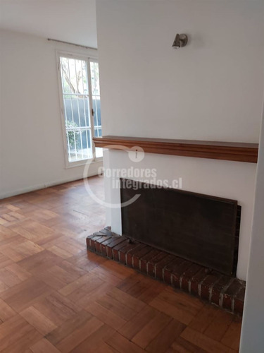 Casa En Arriendo De 4 Dorm. En Las Condes Metro E. Militar