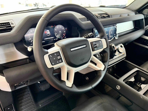 Imagen 10 de 21 de Land Rover Defender New 90 Extrafull