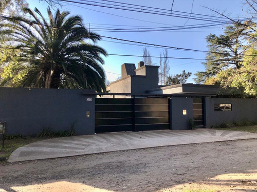 Imagen 1 de 15 de Casa - Barrio Parque Leloir