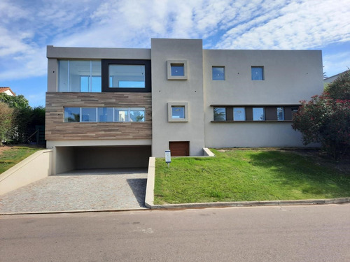 Casa  En Alquiler En La Reserva Cardales, Campana, G.b.a. Zona Norte