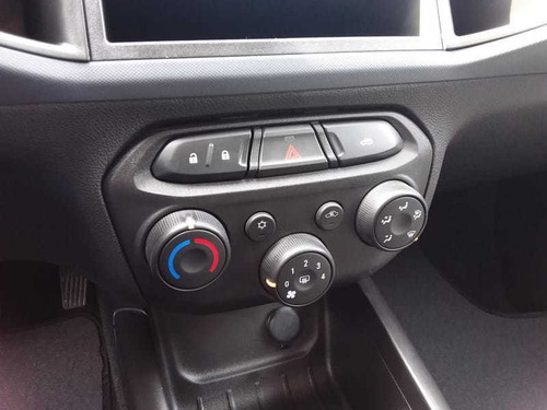 Imagem 7 de 12 de Chevrolet Onix Plus Joy Black