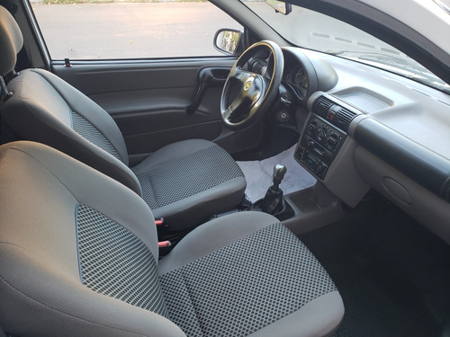 Imagen 12 de 17 de Chevrolet Corsa 2010 1.4 Cargo