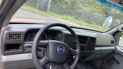Ford F 350 Ano 2002 Vermelha Carroceria Madeira