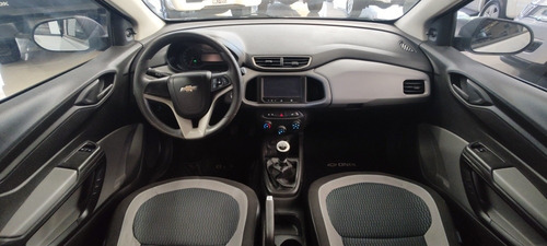 Imagen 15 de 18 de Chevrolet Onix 2016 1.4 Lt 98cv