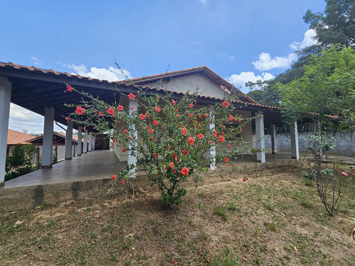 Chácara Formada Localizada Em Mairinque-sp