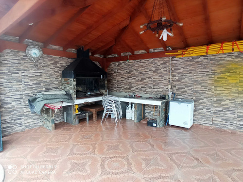 Casa En Venta, 5 Estacionamientos, El Parrón. (93659)
