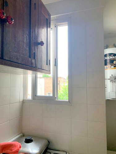 Imagen 8 de 19 de Exc. 3 Amb. C/frente Con Balcón Corrido, Muy Luminoso. Cocina Y Baño Completos. Lavadero Incorporado.