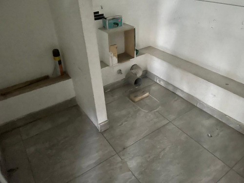 Arriendo Local Comercial 125,71 M2, Metro. Vicuña Mackenna,