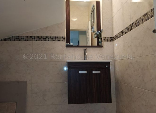 Imagen 10 de 12 de Townhouse En Venta En El Limon 22-13309 Jcm